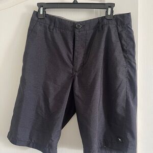 Rip Curl men’s hybrid board shorts; black; size 30